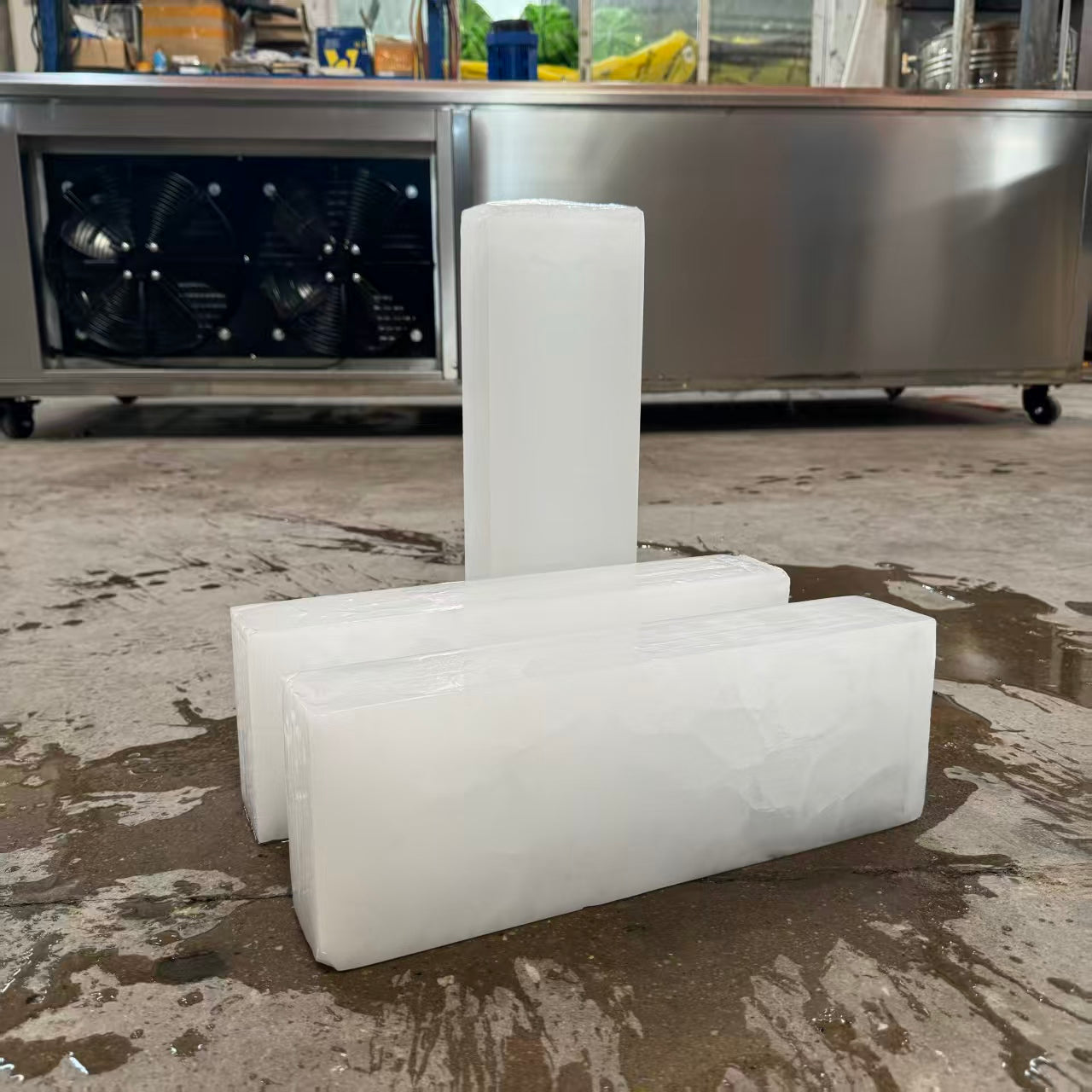 Ice block machine