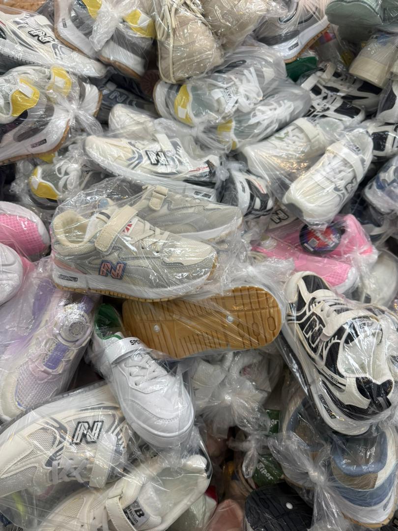 Sneakers bale mixed MOQ 50
