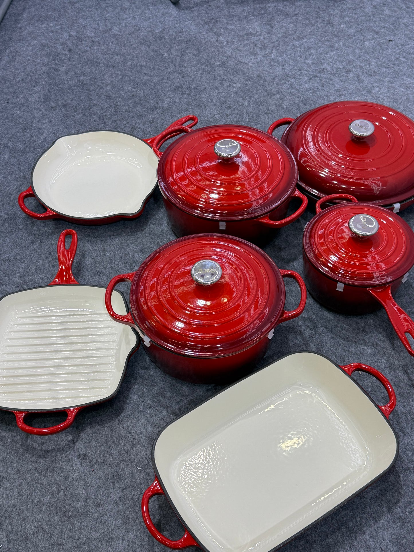 Cast iron pot