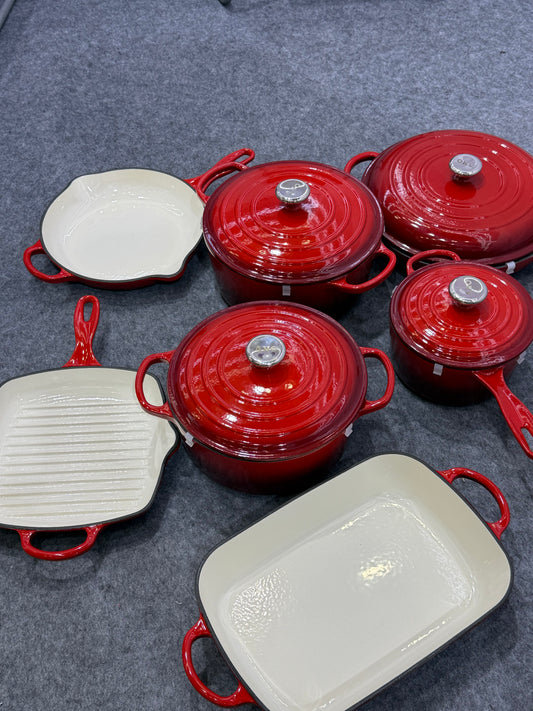 Cast iron pot