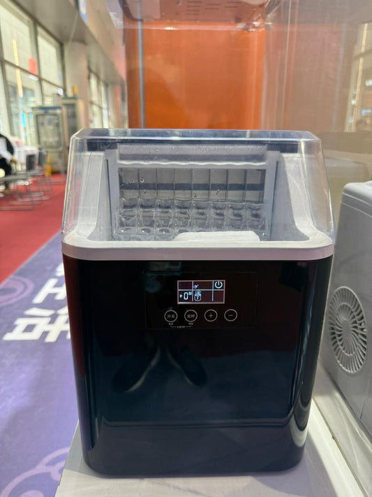 Ice cube maker